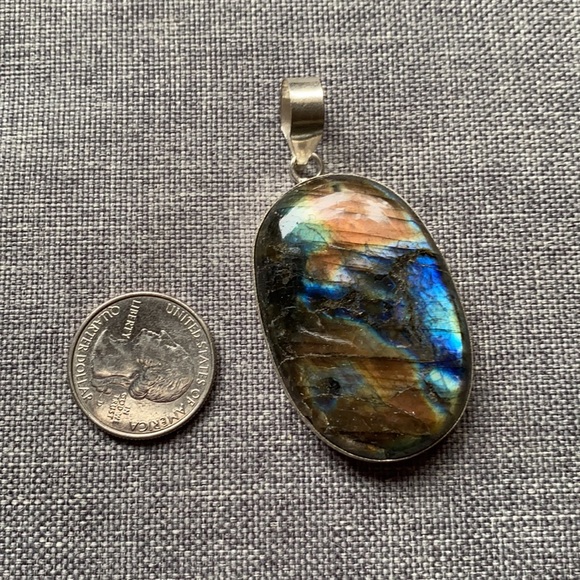 Labradorite pendant - Picture 2 of 3